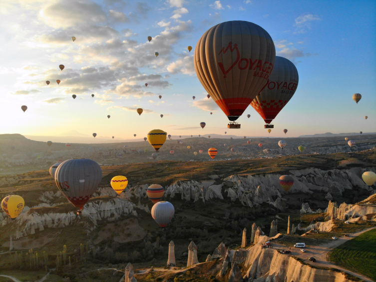 Türkiye sıcak hava balonunda zirvede: 5 milyon 863 bin 176 kişi uçtu